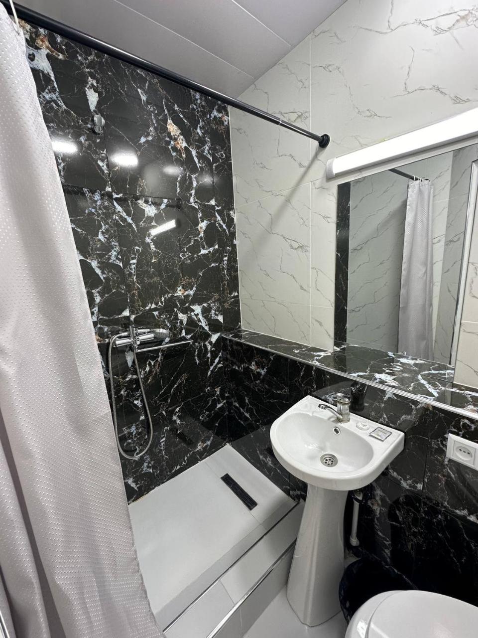 B-House Boutique With Terrace Hotell Buchara Exteriör bild