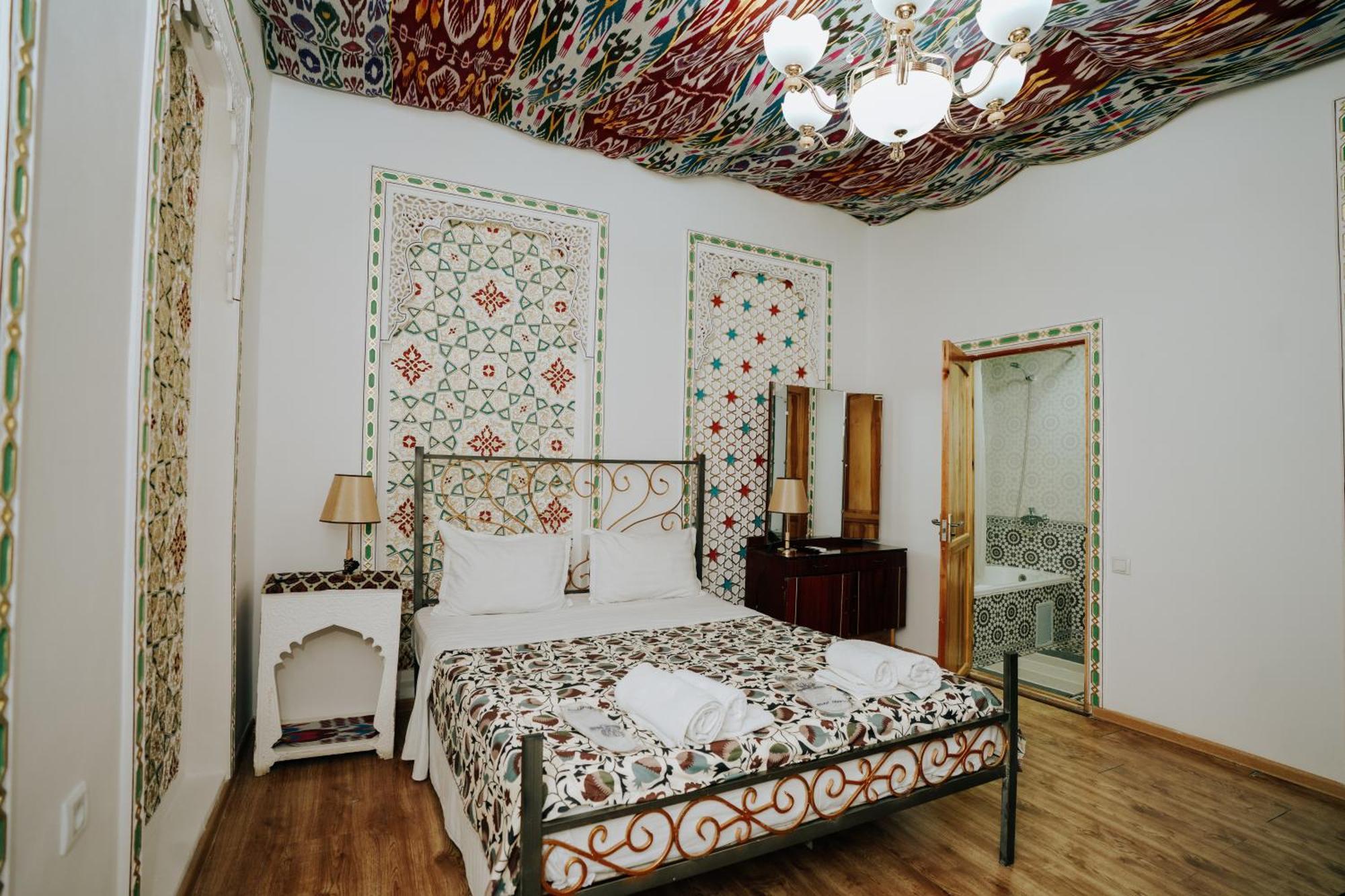 B-House Boutique With Terrace Hotell Buchara Exteriör bild