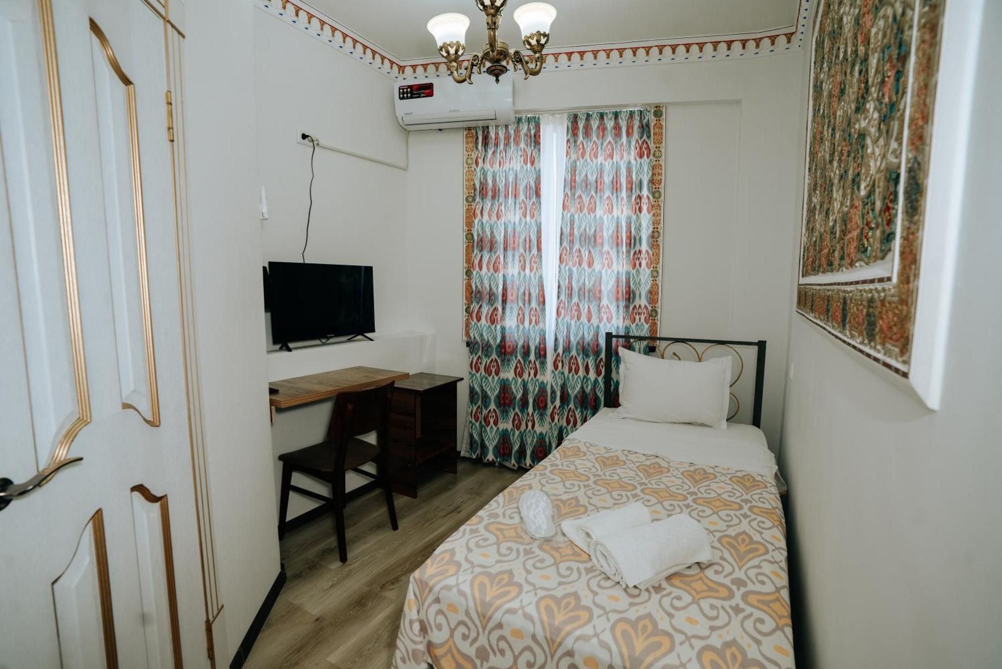 B-House Boutique With Terrace Hotell Buchara Exteriör bild